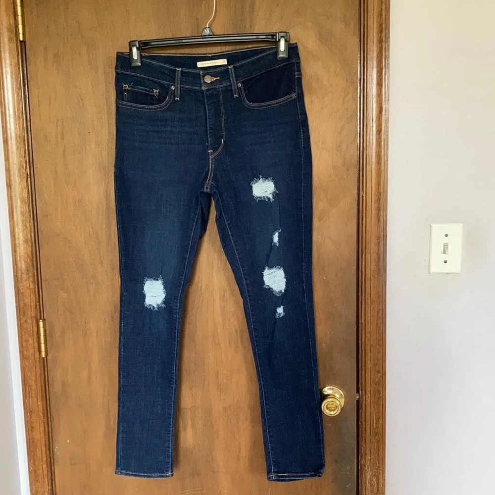 Levi’s 311 shaping skinny distressed jean with stretch size 30